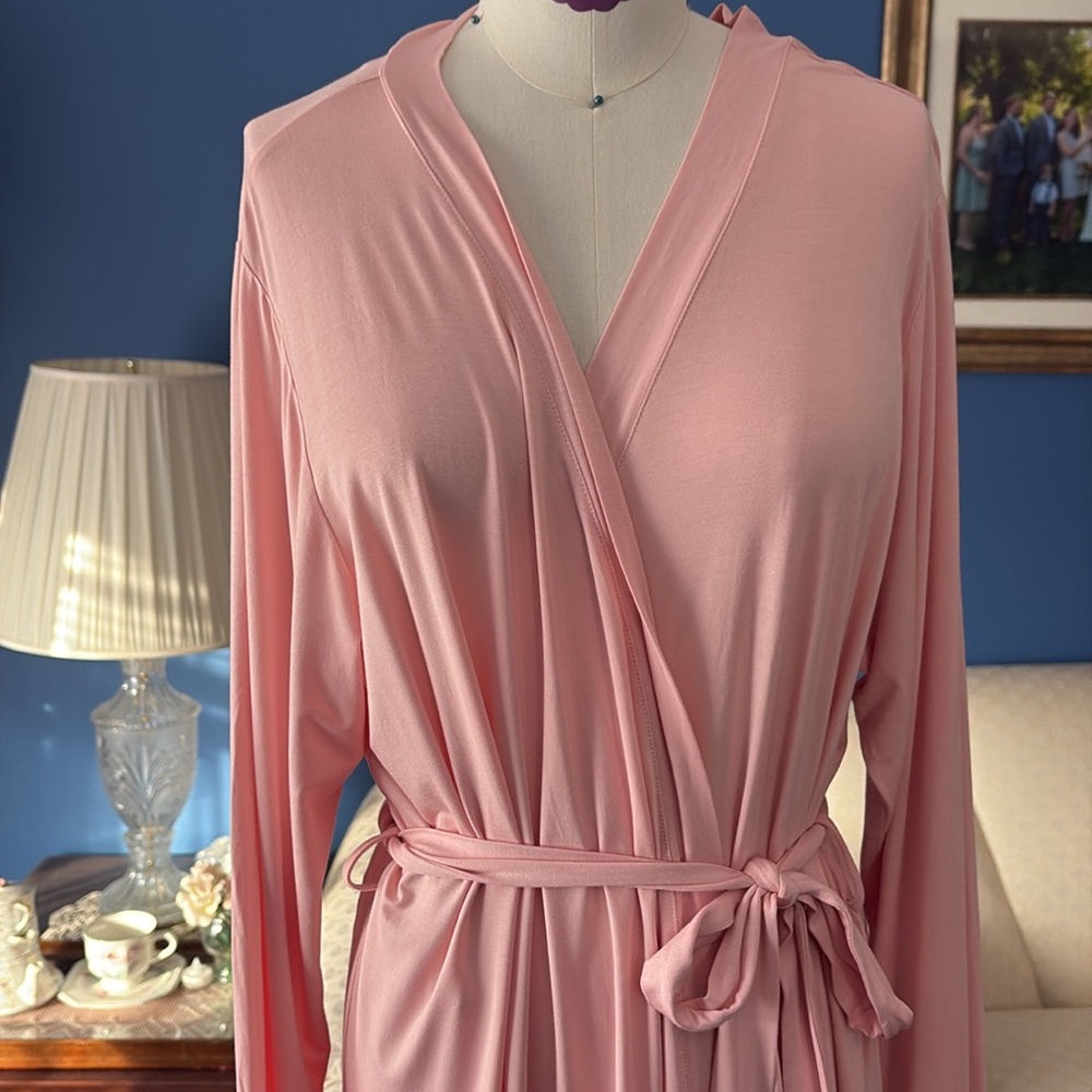 Latuza Pink Robe - Picture 2 of 8